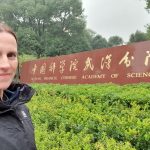 VIRUSOLOG I FEJSBUKOV FEKT ČEKER PROMENIO PRIČU! DOKTORKA PRIZNALA DA JE CURENJE IZ VUHANSKE LABORATORIJE MOGUĆE!