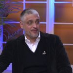 Neka neko smiri ovog čoveka! Čedomir Jovanović ponovo divljao po gradu! Napao i policiju