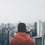 SAMO 25 OSOBA MLAĐIH OD 18 GODINA UMRLO JE OD COVID 19 U VELIKOJ BRITANIJI A OD SAMOUBISTVA U ISTOM PERIODU VIŠE OD 100