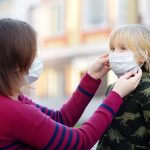 NAJNOVIJA STUDIJA! DECA KOJA NOSE MASKE IZLOŽENA SU RIZIČNIM KOLIČINIMA UGLJEN DIOKSIDA