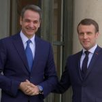 FRANCUSKA I GRČKA UVODE OBAVEZNU VAKCINACIJU! OGLASILI SE I MAKRON I MICOTAKIS! U SRBIJI UCENJUJU LEKARE!