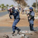 NA RUBU SMO DA JEDEMO JEDNI DRUGE! NEREDI U AFRICI PRERASLI U GRAĐANSKI RAT