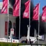 AUSTRALIJA: GORI ZGRADA PARLAMENTA! DEMONSTRANTI UZVIKUJU: NEKA GORI (VIDEO)