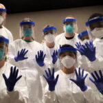 UMESTO BOŽIĆA OMIKRON KUCA NA VRATA! BRITANSKA COVID SAGA SE NASTAVLJA OD VRATA DO VRATA