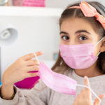 UČENICIMA IZ OSTINA NAREĐENO JE DA STAVE MASKE PO POVRATKU SA RASPUSTA IAKO SE KOSI SA DRŽAVNIM ZAKONOM TEKSASA