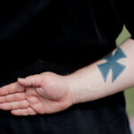 NEMAČKA: POLICIJA U STANU JEDNOG PIJANOG ČOVEKA PRONAŠLA NACISTIČKI OLTAR