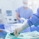 SVE JE VEĆI BROJ MEDICINSKIH SESTARA KOJE JAVNO IZVEŠTAVAJU O SVE VEĆEM BROJU SRČANIH UDARA, KRVNIH UGUŠAKA KOD POTPUNO VAKCINISANIH