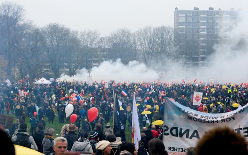  VELIKI PROTEST U HOLANDIJI PROTIV KOVID TIRANIJE! (VIDEO)