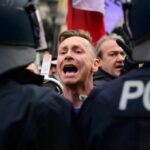 RATNO STANJE U BERLINU! GRAĐANI SE OKUPLJAJU ISPRED BUNDESTAGA PROTIV OBAVEZNE VAKCINACIJE (UŽIVO)