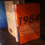 ČELNICI UNIVERZITETA UPOZORILI STUDENTE DA NE ČITAJU ORVELOV ROMAN 1984