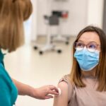 NAJNOVIJI PODACI U VELIKOJ BRITANIJI POKAZUJU DA JE STOPA ZARAŽENOSTI OD KOVIDA VEĆA KOD VAKCINISANIH