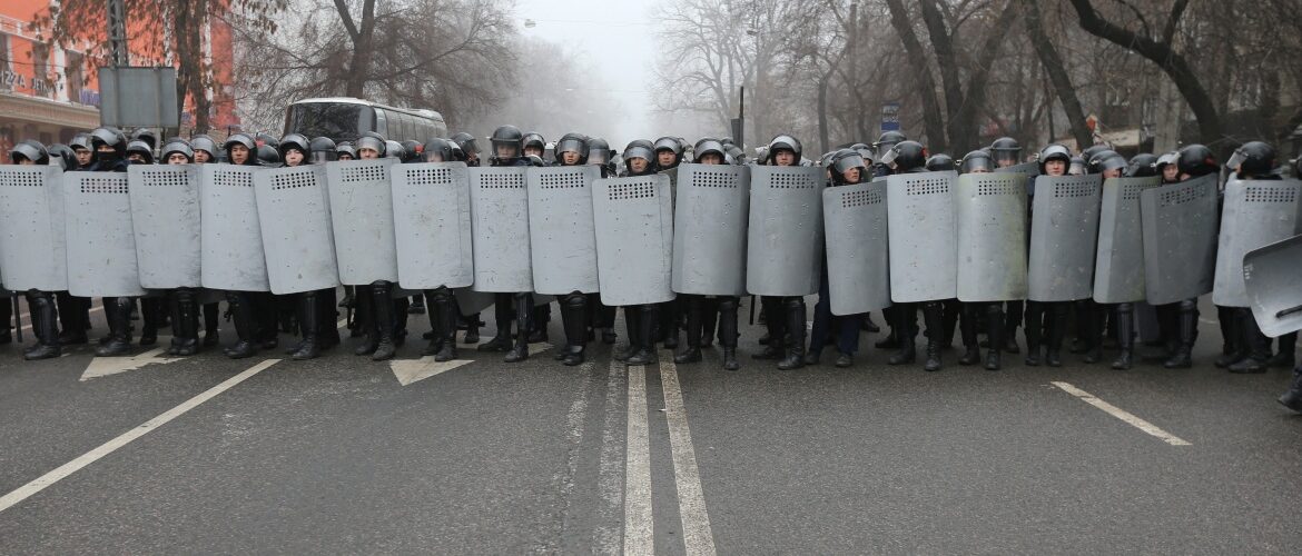 KAZAHSTAN: U NEMIRIMA POGINULO 8 POLCIJACA, 317 POVREĐENO