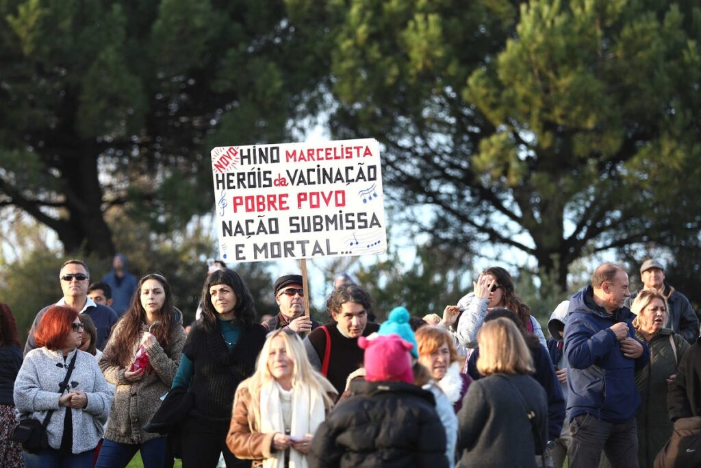 PORTUGAL: HILJADE LJUDI U LISABONU - PROTIV OBAVEZNOG COVID PASOŠA