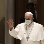 PAPA NAJŽEŠĆE PODRŽAO VAKCINACIJU: TO JE MORALNA ODGOVORNOST POJEDINCA! ANTIVAKSERI KRIVI ZA SVE?!