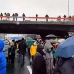 GRAĐANI BLOKIRALI PUTEVE ŠIROM SRBIJE ZBOG RIO TINTA! DOŠLO JE I DO INCIDENATA (VIDEO)