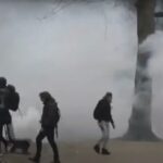 BRISEL: HELIKOPTERI NADLEĆU CENTAR GRADA, POLICIJA SE OBRAČUNAVA SA DEMONSTRANTIMA VODENIM TOPOVIMA I SUZAVCEM