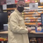 SVE VIŠE ŽRTAVA MASOVNE PSIHOZE! MUŠKARAC SA DVE MASKE NAPAO ŽENU ZA KASOM JER NEMA BRNJICU (VIDEO)