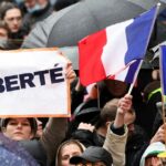 DEMONSTRANTI NA PROTESTIMA UZVRATILI MAKRONU: MI ĆEMO VAS NERVIRATI