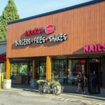 KANADSKI VLASNICI PREDUZEĆA SE BORE PROTIV NOVIH KORONA BLOKADA ( VIDEO)