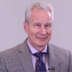 DR. PITER McCULLOUGH: KOVID SE MOŽE ZAUSTAVITI BEZ MASOVNE VAKCINACIJE (VIDEO)