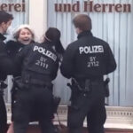 SRAMOTA: NEMAČKA POLICIJA UHAPSILA ŽENU JER JE ŠETALA SVOG PSA NAPOLJU BEZ MASKE