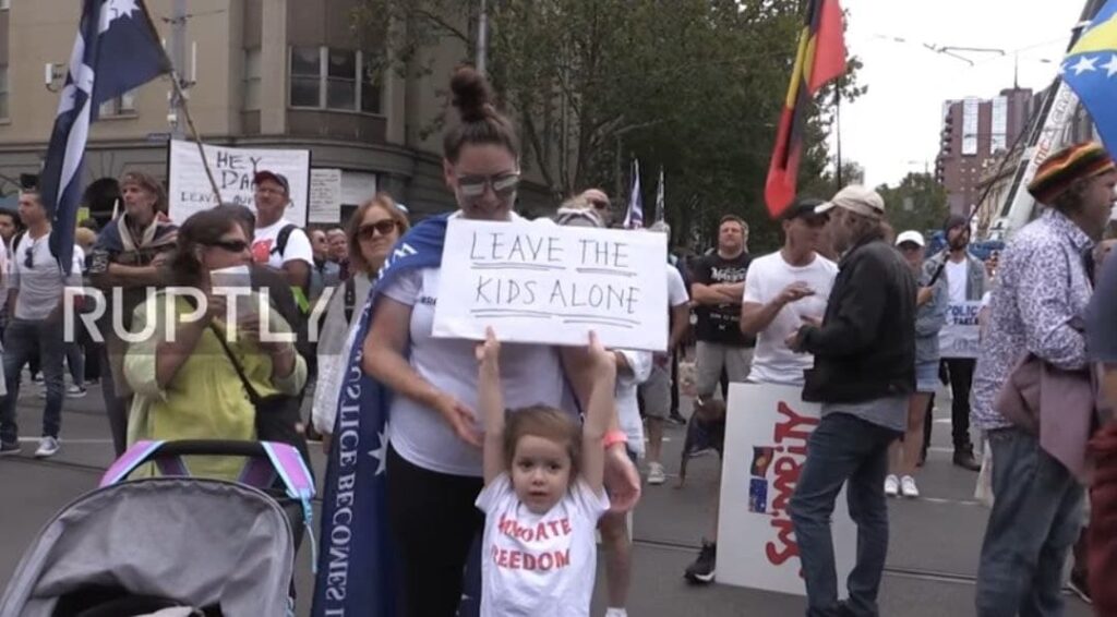 PROTEST U MELBURNU PROTIV OBAVEZNE VAKCINACIJE