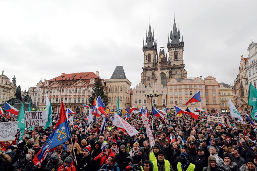 PROTESTI U PRAGU ZBOG UVOĐENJA OBAVEZNE VAKCINACIJE