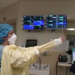 ZDRAVSTVENI SLUŽBENICI SU DOZVOLILI OSOBLJU ZARAŽENOM COVID-om DA OSTANE NA POSLU