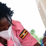 Uganda će novčano da zakažnjava sve koji odbijaju da se povinuju globalnom medicinskom teroru