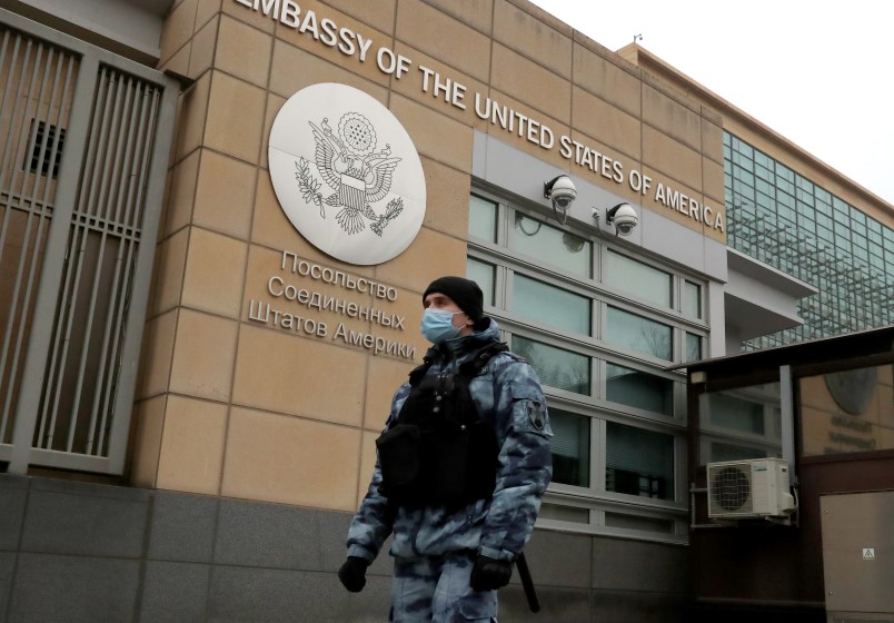  Ambasada Amerike izdala upozorenje: mogući napadi u Moskvi, Peterburgu i na granici sa Ukrajinom