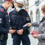 Vlasti nasumično zaustavljaju Austrijance i primoravaju ih da dokažu da su vakcinisani
