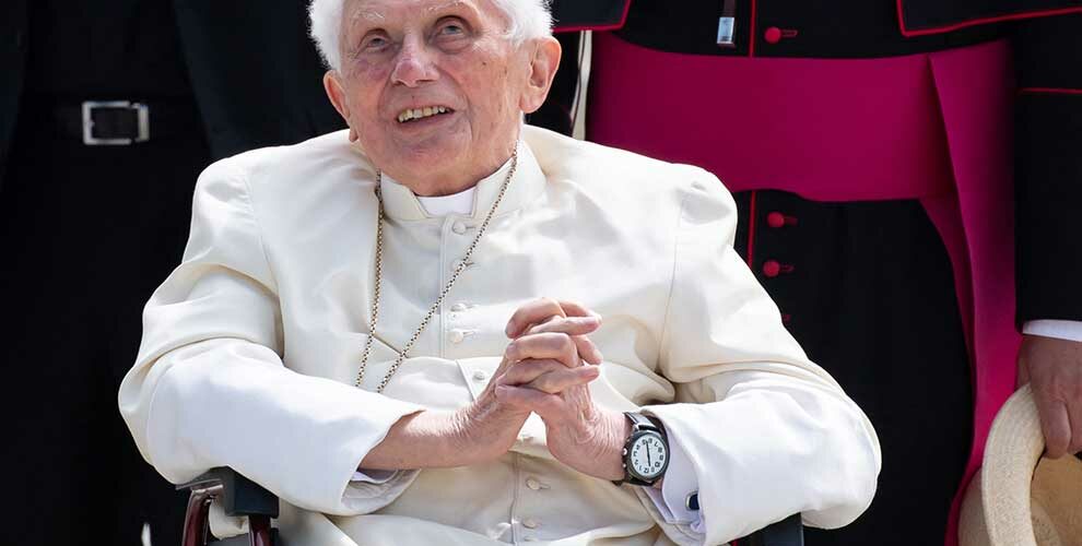 Penzionisani Papa traži oproštaj zbog (ne)rešavanja slučajeva seksualnog zlostavljanja