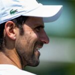 ISPRANI MOZAK! Predsednik Olimpijskog komiteta Italije: Novak ne bi smeo da se tušira i da jede u kampu sa igračima jer nije vakcinisan