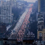 Krenule nepregledne kolone izbeglica iz Kijeva! Velika eksplozija skladišta municije u centralnoj Ukrajini (VIDEO)