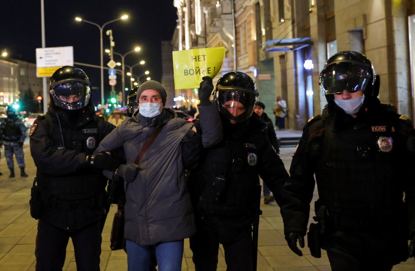  Protesti širom Rusije uprkos zabrani policije. Hapšenja u toku