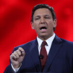 Guverner Floride Ron DeSantis oštro kritikovao mejnstrim medije i Big Tech