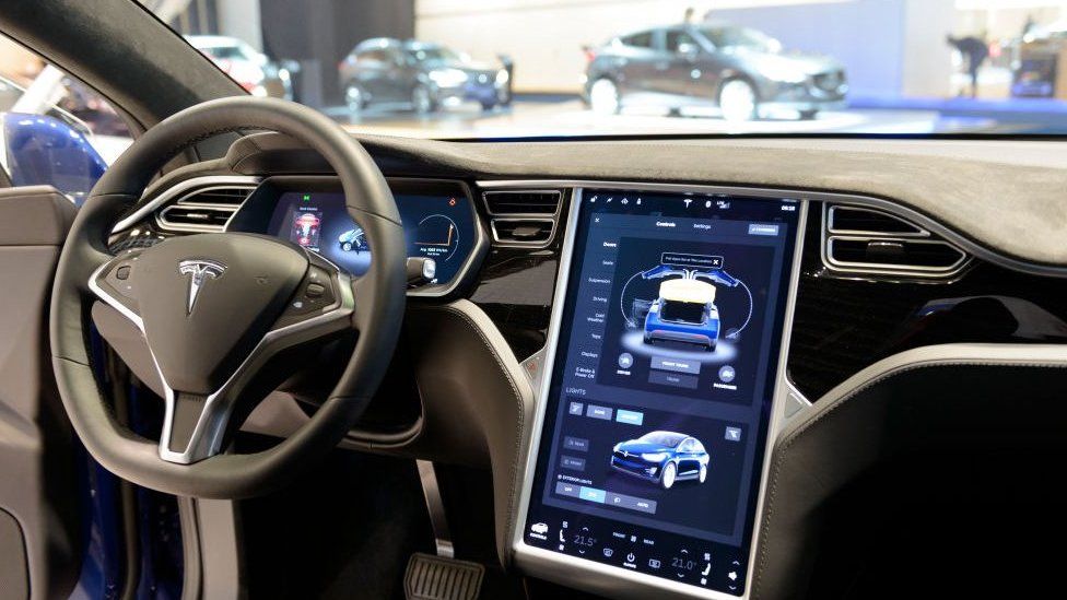  Sistem autonomne vožnje Tesla automobila izaziva udese (VIDEO)