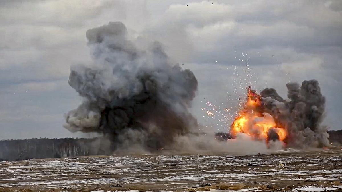  Pogledajte! Ruska vojska uništava utvrđenje bataljona Azov kod Harkova (VIDEO)