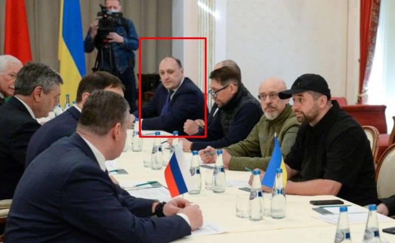  UDARNO: Ukrajinska služba likvidirala člana svoje delegacije sa pregovora sa Rusijom (FOTO)