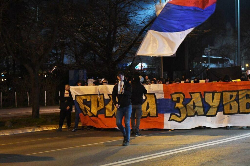 Novi Sad u bojama Rusije! Navijači Vojvodine uz bakljadu podržali denacifikaciju Ukrajine