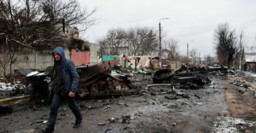Miznicev: Ukrajinski nacionalisti sprečavaju svaki pokušaj da civili napuste Mariupolj