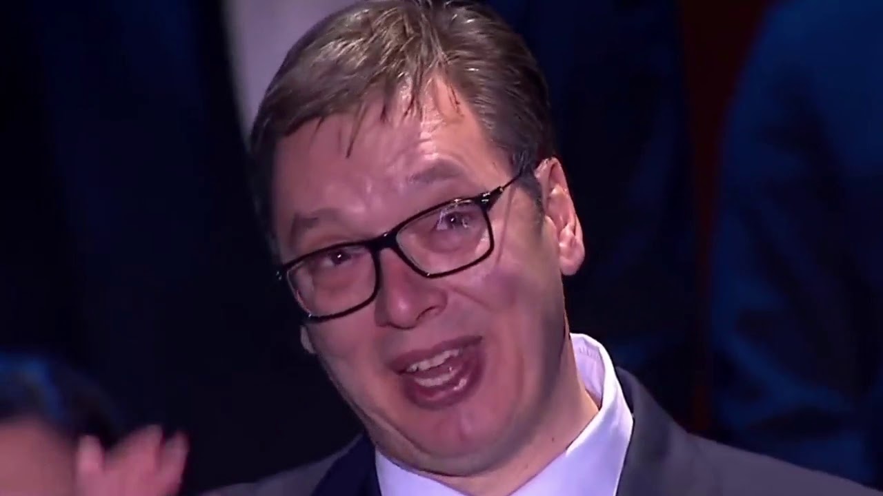  HIT! Predsedniku u krcatoj diskoteci u Kragujevcu skandirali -Vučiću pederu- (VIDEO)