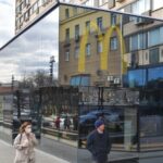 Ludilo sankcija! Ruski pijanista vezao se za vrata Mekdonaldsa zbog njihovog odlaska iz Rusije