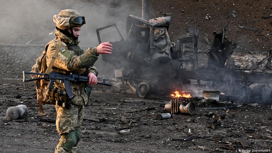  Njujork Tajms potvrdio autentičnost snimka na kojem ukrajinski vojnici ubijaju ranjene ruske vojnike