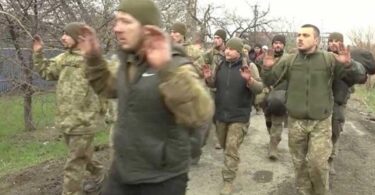 Pogledajte! Predaja Ukrajinskih snaga Rusima: Odbili da poginu za Kijev (VIDEO)