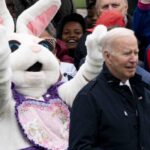 Tramp isprozivao Bajdena zbog frke sa uskršnjim zecom i rukovanjem sa vazduhom