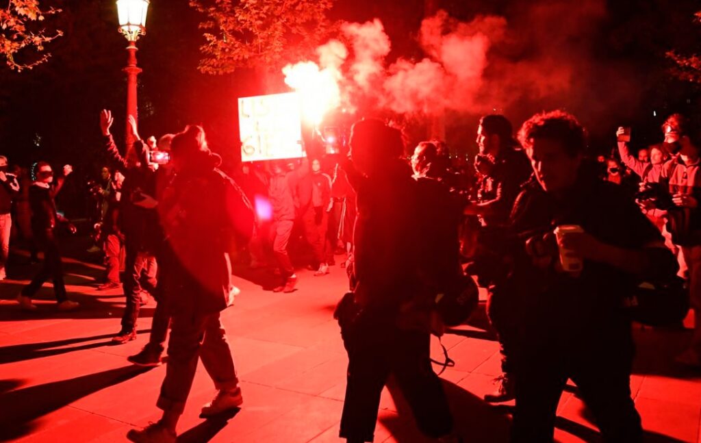 Krvava noć u Francuskoj! Protesti nakon izbora, policija otvorila vatru- ima i mrtvih