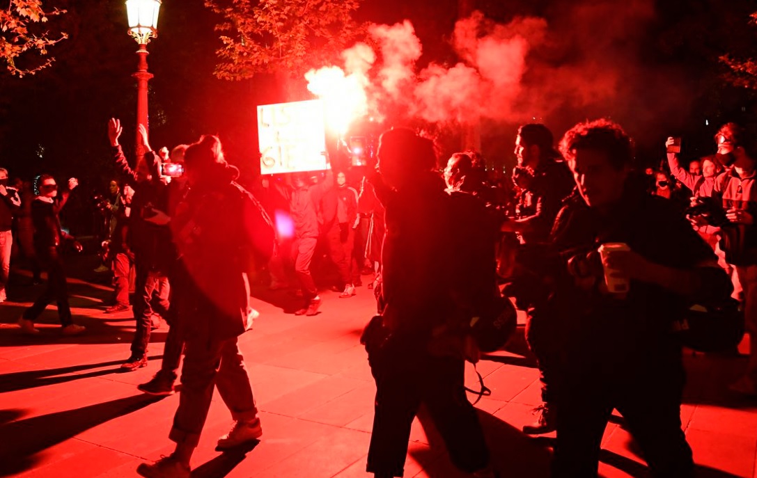  Krvava noć u Francuskoj! Protesti nakon izbora, policija otvorila vatru- ima i mrtvih