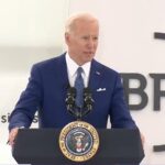 Njujork tajms: Bajden želi da namami vodeće ruske naučnike da pređu u SAD