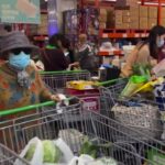 Panika u Pekingu! Kinezi u paničnoj kupovini u supermarketima zbog straha od zatvaranja! (VIDEO)